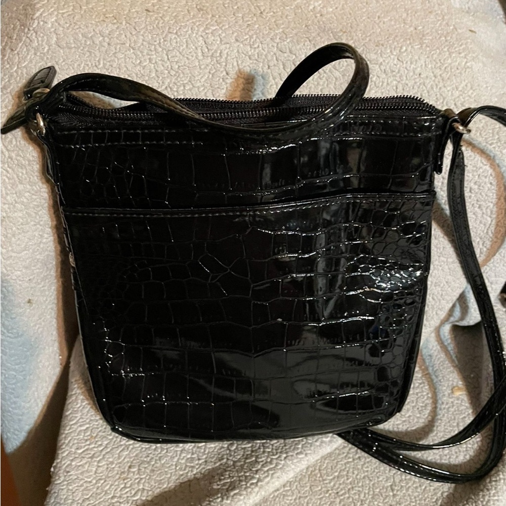 Elegant Black Crocodile-Embossed Crossbody Bag - Picture 5 of 6